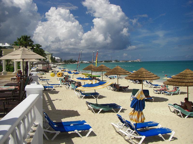 CIMG0013.JPG - The gorgeous beach