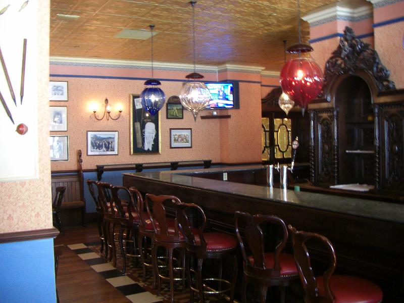 CIMG0020.JPG - Inside Cricketeer's Pub