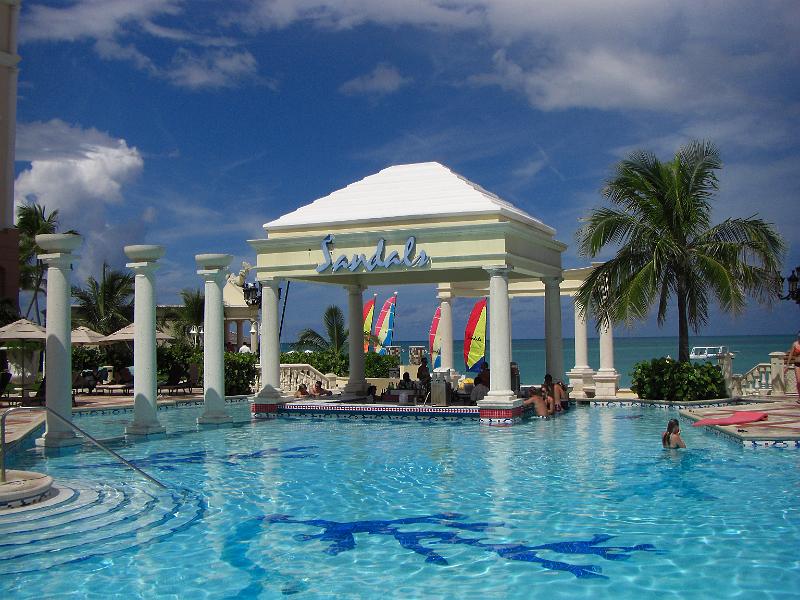 CIMG0025.JPG - WIndsor pool bar with sailboats in the background