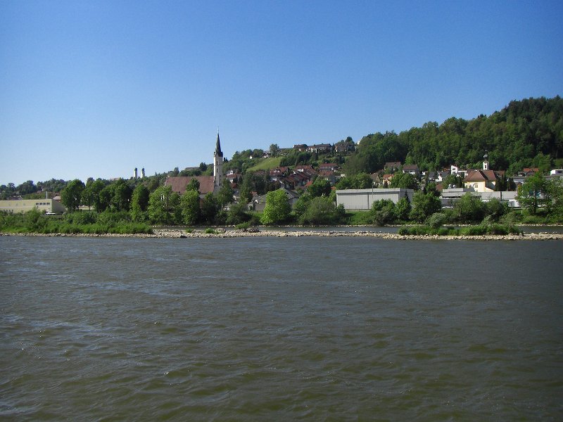 CIMG0062.JPG - Some of the River Scenery.