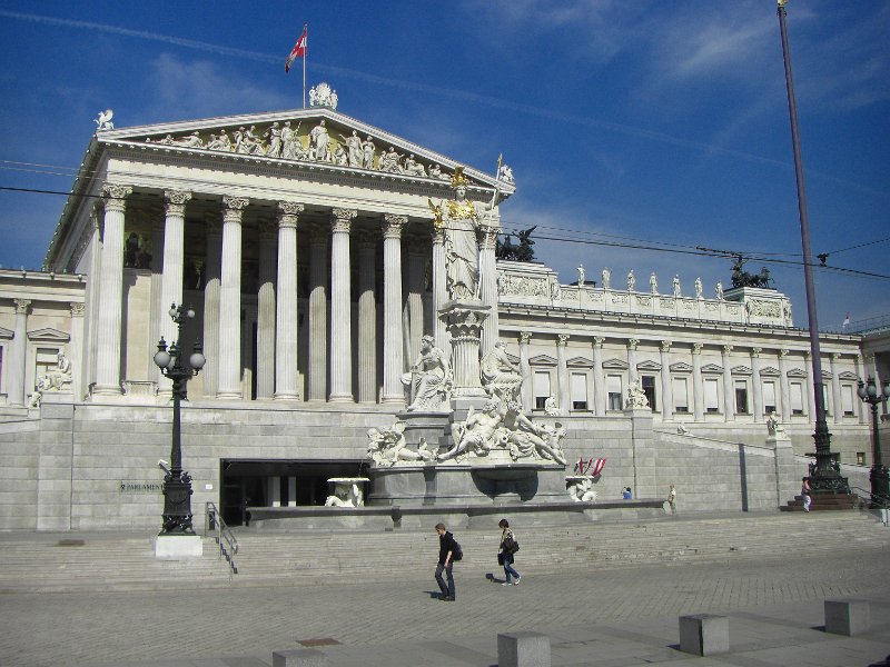 CIMG0187.JPG - We arrive in Vienna