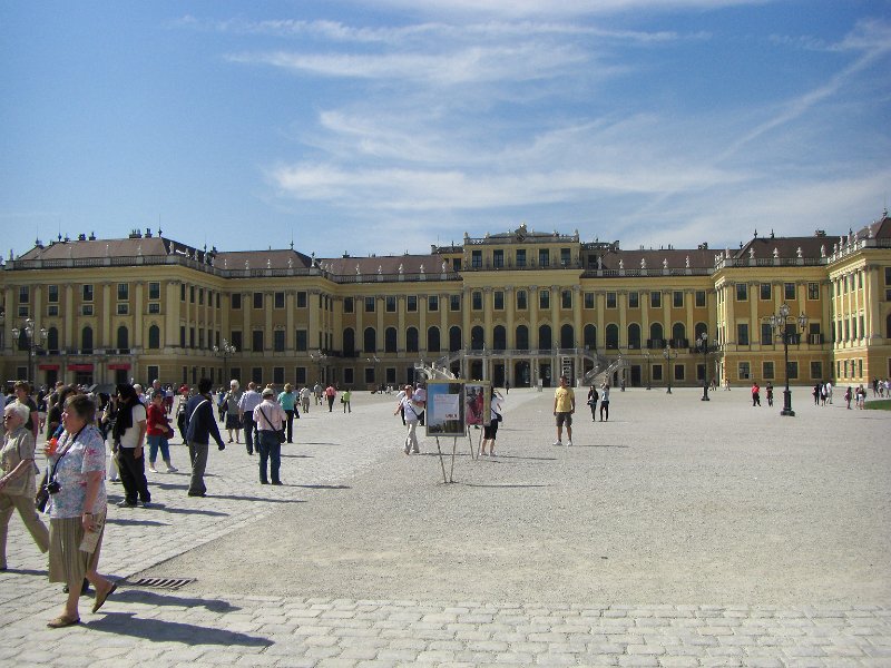 CIMG0191.JPG - A modest residence of 1,449 rooms