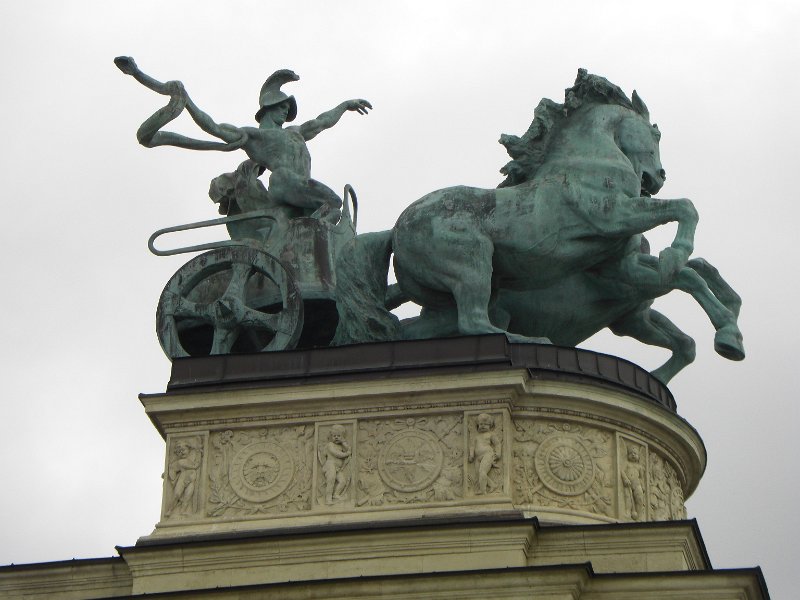 CIMG0329.JPG - A statue representing War.