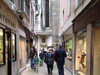 IMG 0339  Upscale shops